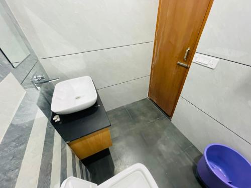 hotel pilgrim near golden temple