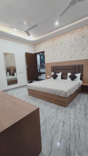 hotel pilgrim near golden temple