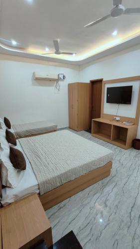 hotel pilgrim near golden temple