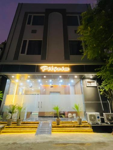 hotel pilgrim near golden temple