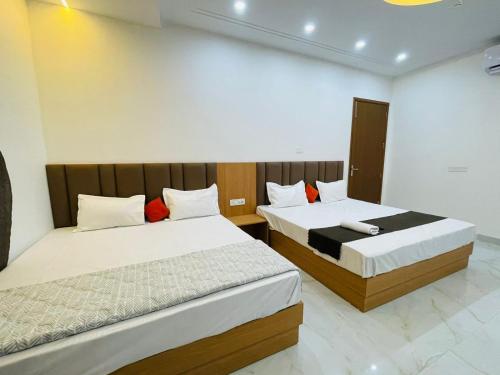 hotel pilgrim near golden temple