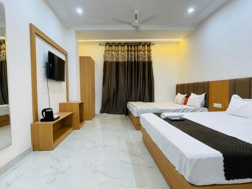 hotel pilgrim near golden temple