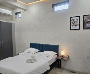 hotel blueberry bhedaghat