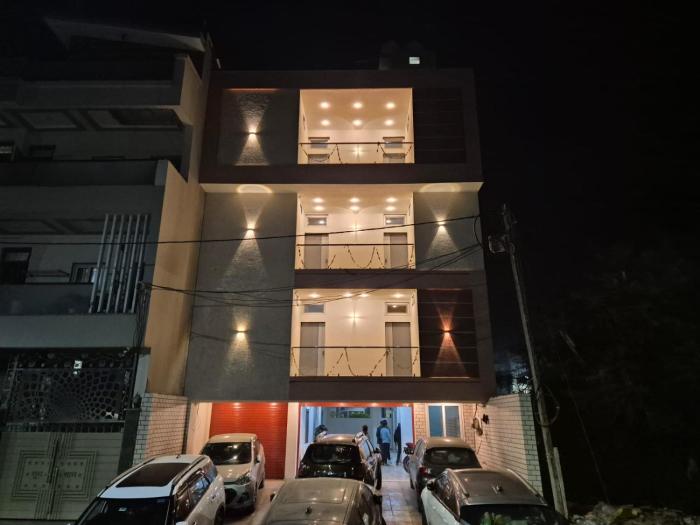 hotel blueberry bhedaghat