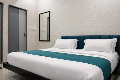 hotel blueberry bhedaghat