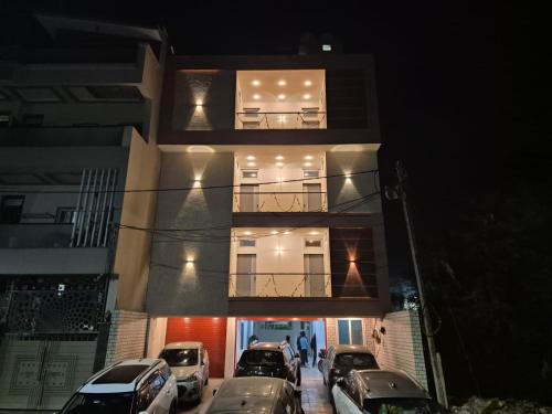 hotel blueberry bhedaghat