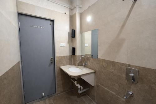 hotel blueberry bhedaghat