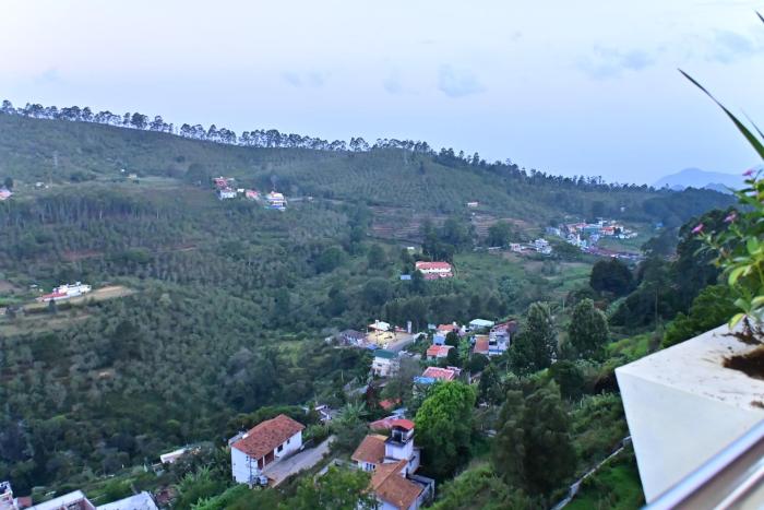 the hills edge
