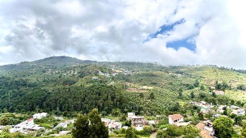 the hills edge