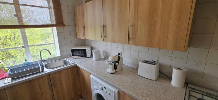 elegant 1 bed flat sleeps 5 london nw6 5 mins to jubilee bakerloo and overground lines