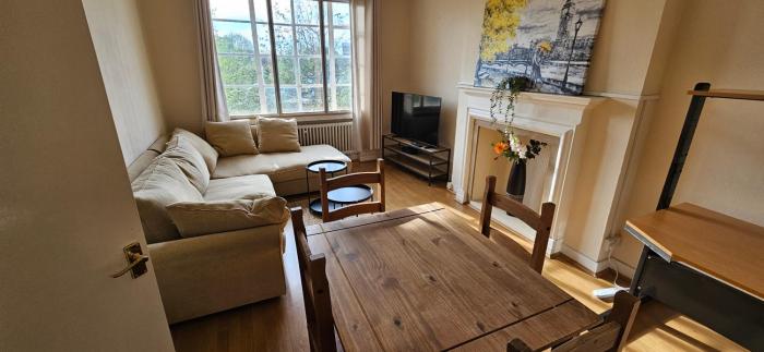 elegant 1 bed flat sleeps 5 london nw6 5 mins to jubilee bakerloo and overground lines