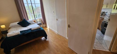 elegant 1 bed flat sleeps 5 london nw6 5 mins to jubilee bakerloo and overground lines