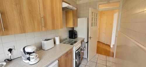 elegant 1 bed flat sleeps 5 london nw6 5 mins to jubilee bakerloo and overground lines