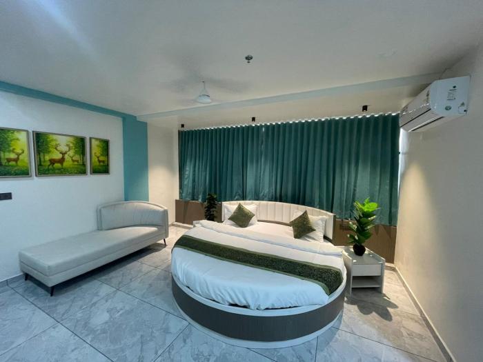 hotel konark by g l group