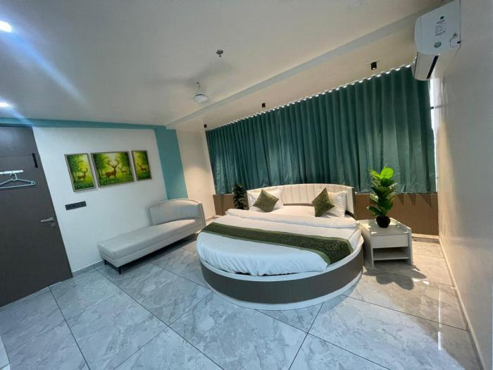 hotel konark by g l group