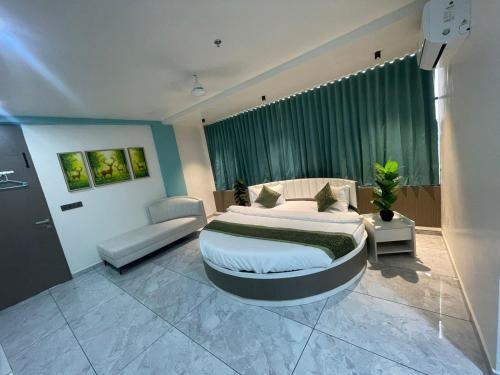 hotel konark by g l group