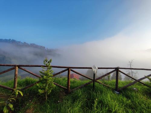 Cloudy Nandy Hills Poombarai Kodaikanal ,,2 star
