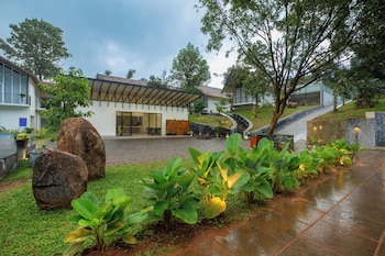 half moon resort by z vacations