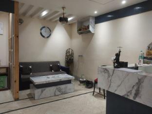 dhamstay hotel blue moon near railway station bhubaneswar