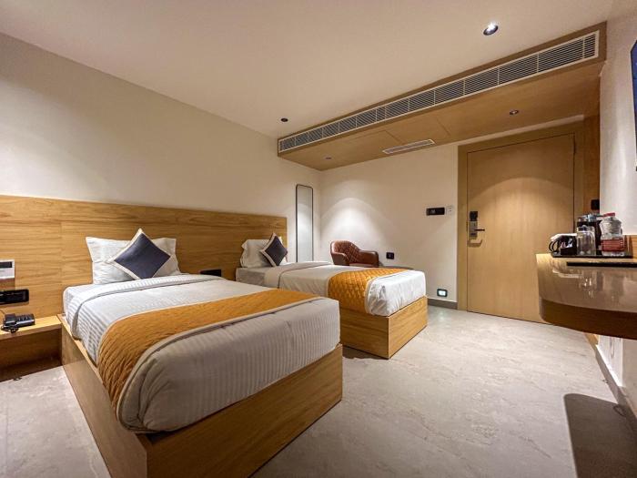 hotel orelio by tgh