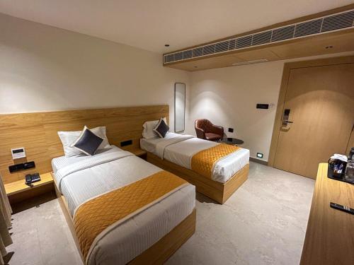 hotel orelio by tgh