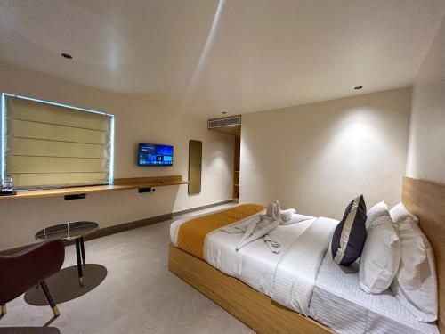 hotel orelio by tgh