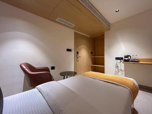hotel orelio by tgh