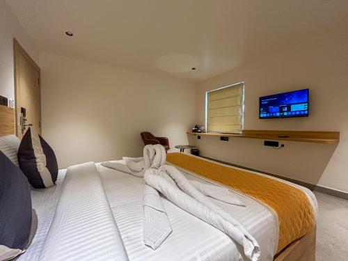 hotel orelio by tgh