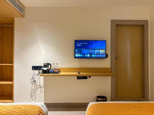hotel orelio by tgh