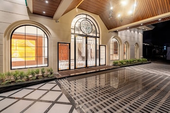 playotel premier ujjain