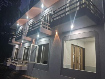 shivansh hotel