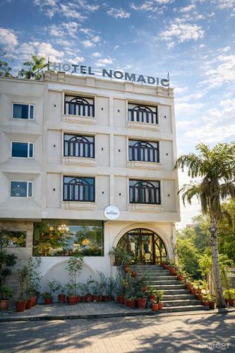 hotel nomadic