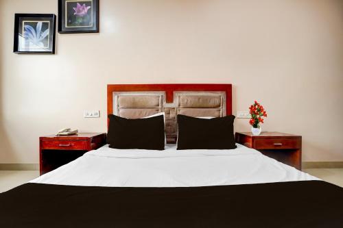 Hotel O Rani Durgawati Crossway Formerly Orient Palace,,3 star