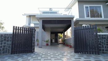 Queens Villa,,3 star