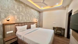 hotel ravindraya residency