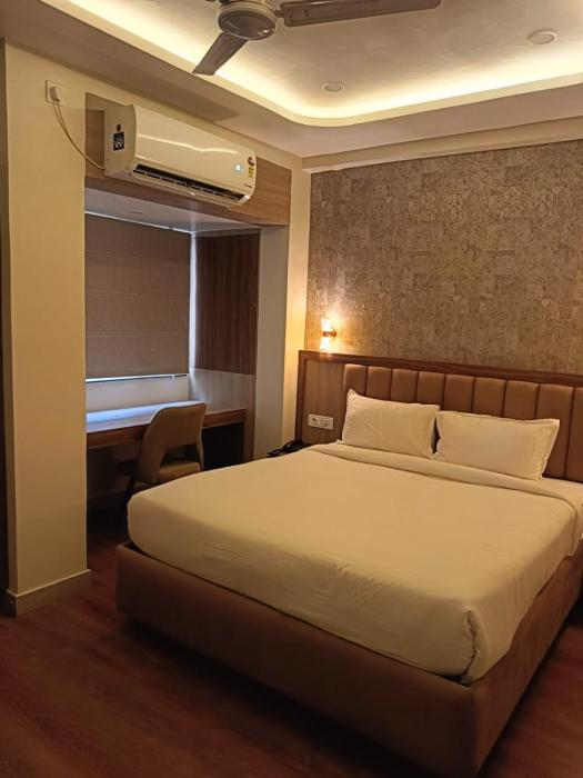hotel ravindraya residency