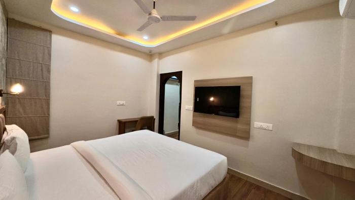 hotel ravindraya residency