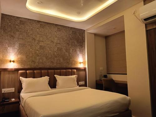 hotel ravindraya residency