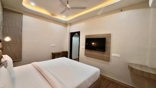 hotel ravindraya residency