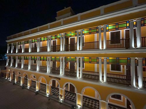 Hotel Grand Palais,,4 star