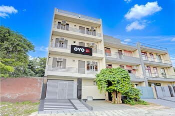 Jagdamba Homestay,,3 star