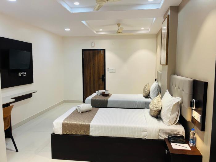 rhyme hotel hitech city