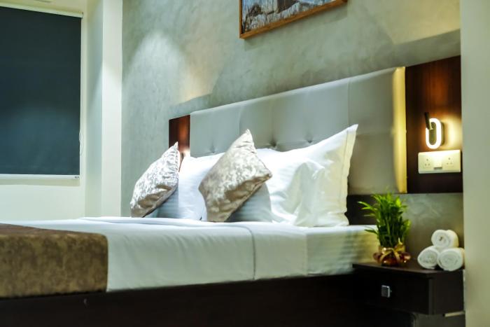 rhyme hotel hitech city