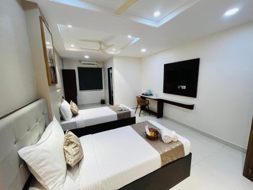 rhyme hotel hitech city