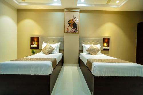 rhyme hotel hitech city