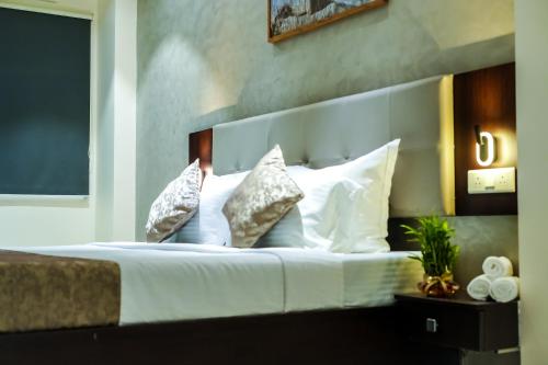 rhyme hotel hitech city