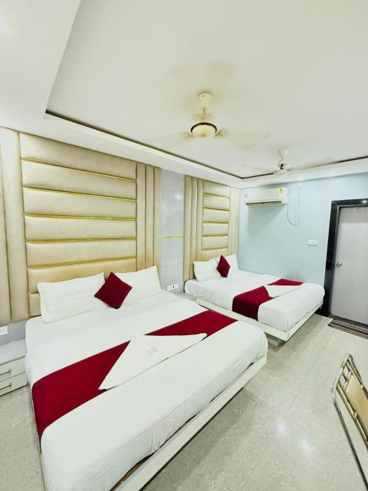 hotel manish international