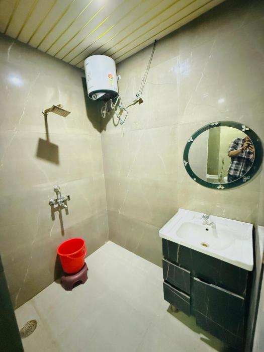 hotel manish international