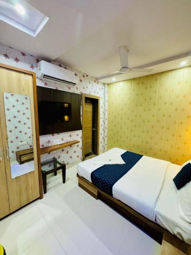 hotel manish international