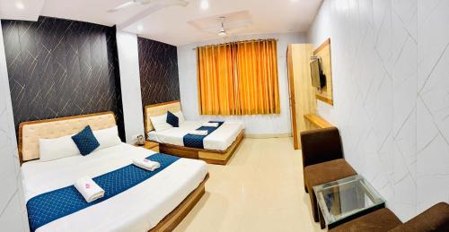 hotel manish international